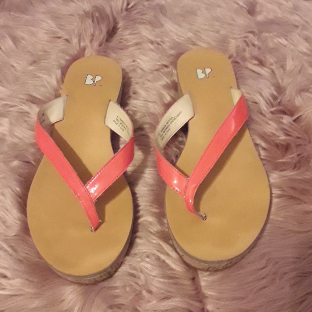 BP. Coral Cork Wedge Thong Sandals Size 8